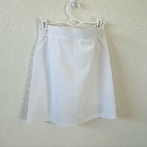 Zynergy White Skort UPF Neema Fabric - Picture 6 of 11